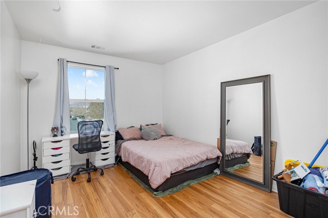 Detail Gallery Image 15 of 45 For 89 Muir Woods Rd, Perris,  CA 92570 - 5 Beds | 2/1 Baths