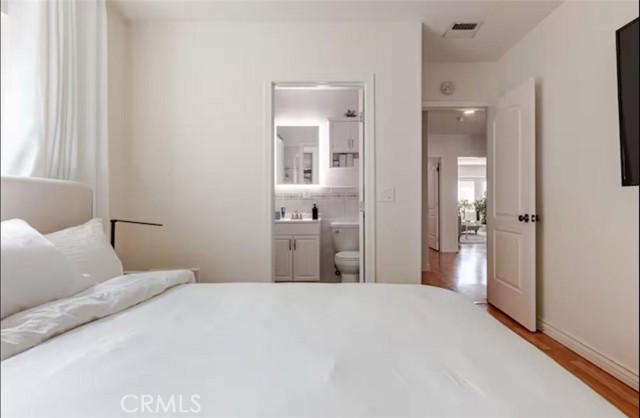 Detail Gallery Image 23 of 28 For 6220 Morella Ave, North Hollywood,  CA 91606 - 3 Beds | 2 Baths