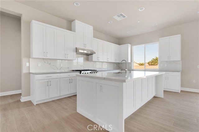 12980 Davona Dale Road, Apple Valley CA: https://media.crmls.org/medias/af4b418c-292e-4004-9767-ebaf3eba91dc.jpg