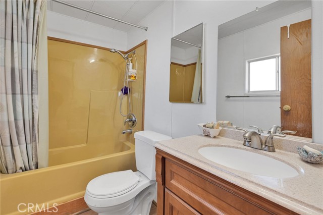 11414 Serra Rd, Apple Valley CA: https://media.crmls.org/medias/af4b451b-07b9-4572-a45b-7629fc468936.jpg