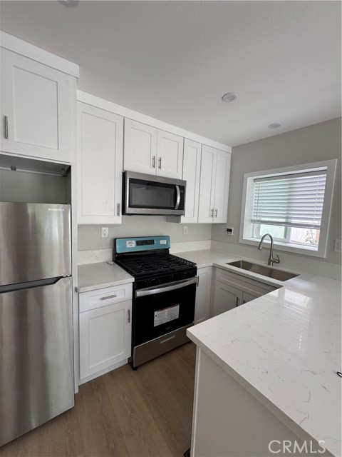 33 Willow Tree Lane, Irvine CA: https://media.crmls.org/medias/af4bf275-2ad4-49ed-b9a8-8fee841f4125.jpg