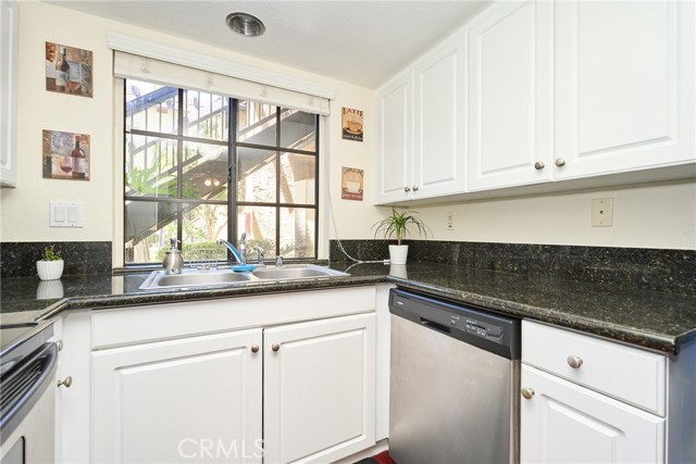 25591 Indian Hill Lane, Laguna Hills CA: https://media.crmls.org/medias/af4c1148-ef42-469e-ad4f-3269028ae0c5.jpg