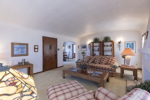 132 St Joseph Avenue, Long Beach CA: https://media.crmls.org/medias/af4c69bd-d7a0-4909-9d5b-d97c489d4269.jpg