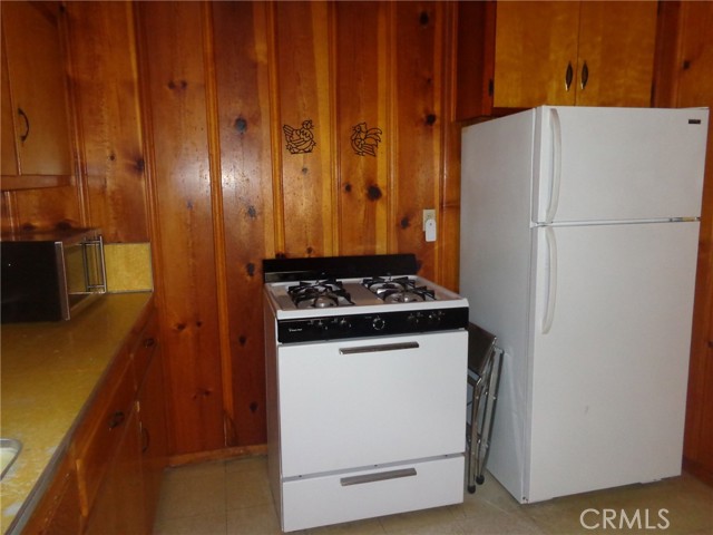 Stove and refrigerator
