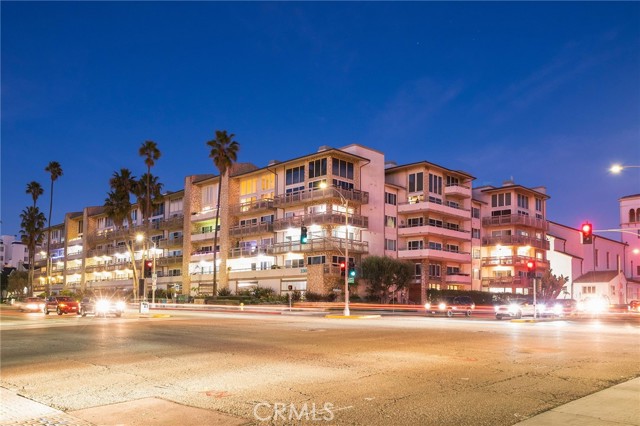 230 Catalina Avenue, Redondo Beach, California 90277, 2 Bedrooms Bedrooms, ,1 BathroomBathrooms,Residential,Sold,Catalina,SB23001876