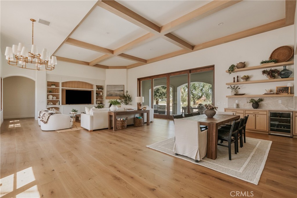 MLS #CV26118257 image #5