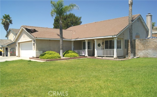 Detail Gallery Image 1 of 26 For 4012 Larkspur Ave, Rialto,  CA 92377 - 4 Beds | 2 Baths
