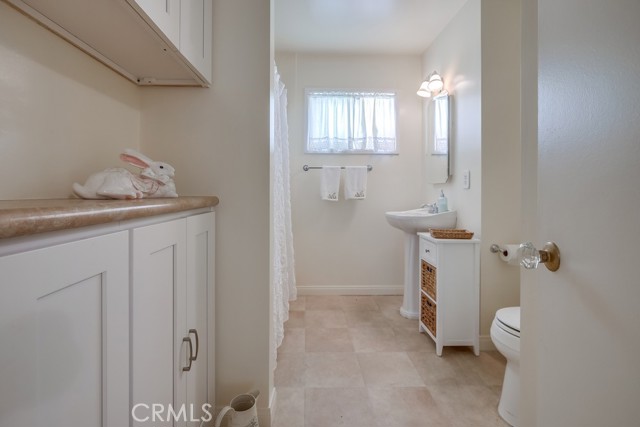 Detail Gallery Image 16 of 24 For 6531 Esta Cir, Huntington Beach,  CA 92647 - 3 Beds | 2 Baths