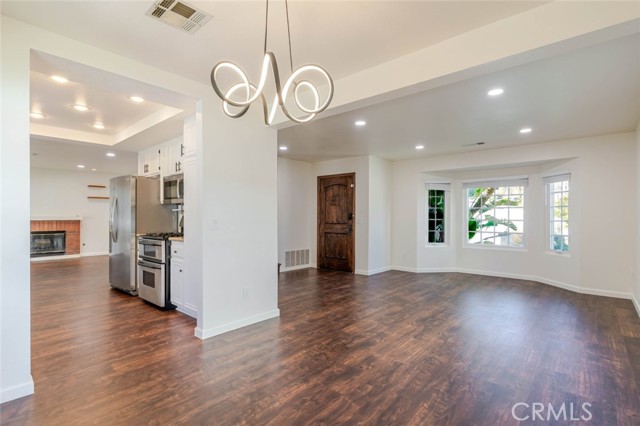 Detail Gallery Image 11 of 27 For 31256 Quail Valley Rd, Castaic,  CA 91384 - 3 Beds | 3 Baths