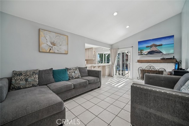 Detail Gallery Image 7 of 52 For 11461 Amigo Ave, Porter Ranch,  CA 91326 - 3 Beds | 2 Baths