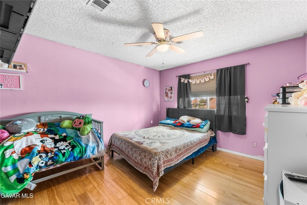 https://media.crmls.org/medias/af50102f-59ef-4d5d-bef8-893b26043b8d.jpg?preset=X-Large