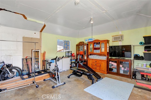 Detail Gallery Image 25 of 26 For 5864 Bonsallo Ave, Los Angeles,  CA 90044 - 4 Beds | 2 Baths