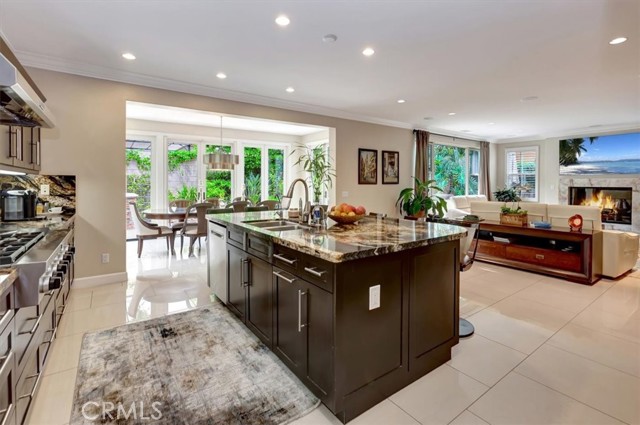 27 Looking Glass, Irvine CA: https://media.crmls.org/medias/af516f41-9682-4098-841a-555fc4488649.jpg