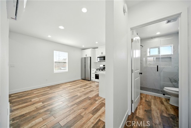 521 78th W, Los Angeles CA: https://media.crmls.org/medias/af517e2c-925b-4841-93b8-1ba876fee7a8.jpg