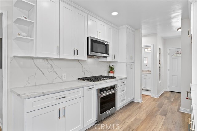 Detail Gallery Image 5 of 30 For 9801 S Hobart Bld, Los Angeles,  CA 90047 - 3 Beds | 2 Baths