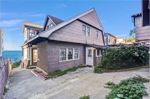 Detail Gallery Image 11 of 22 For 613 Esplanade, Redondo Beach,  CA 90277 - 6 Beds | 1 Baths