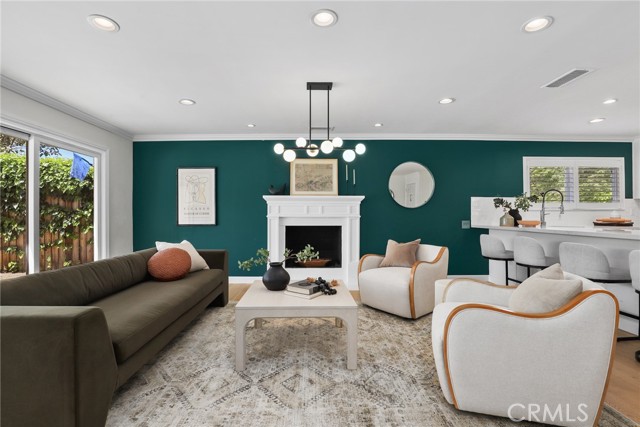 Detail Gallery Image 3 of 30 For 5839 Parkmor Rd, Calabasas,  CA 91302 - 4 Beds | 2 Baths