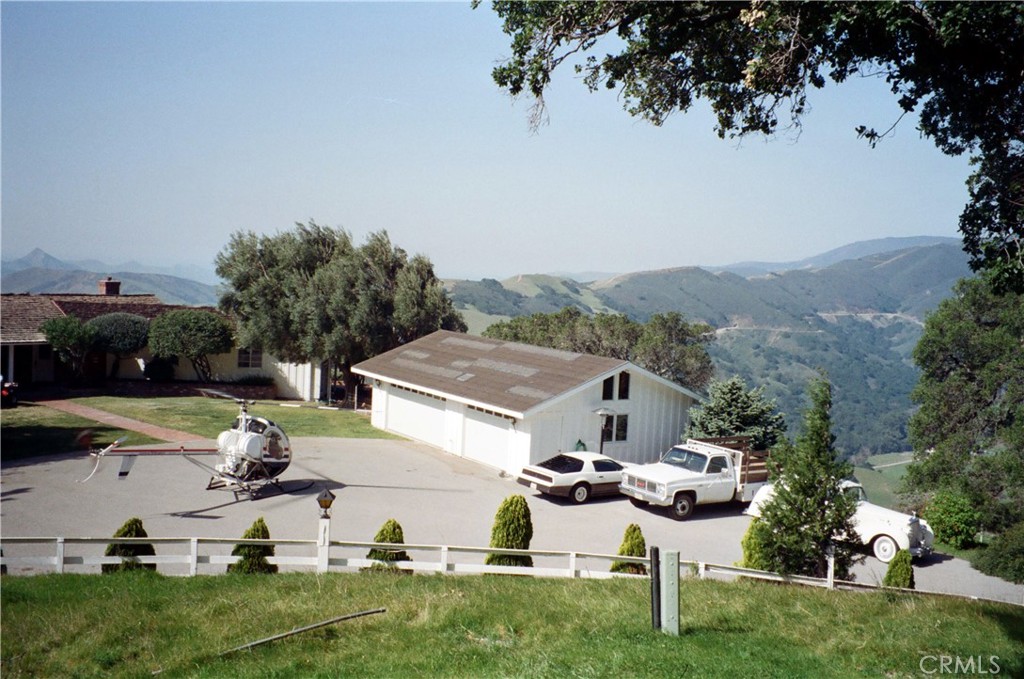 https://media.crmls.org/medias/af52f856-44e3-48e3-9b65-630108ae108f.jpg?preset=X-Large