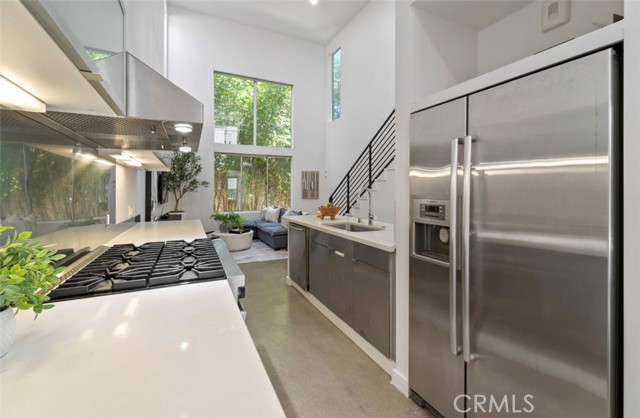 Detail Gallery Image 9 of 27 For 1040 N Curson Ave #3,  West Hollywood,  CA 90046 - 3 Beds | 3 Baths