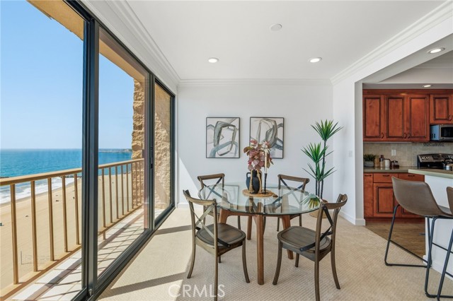 727 Esplanade, Redondo Beach, California 90277, 2 Bedrooms Bedrooms, 0 ,2 BathroomsBathrooms,Residential,For Sale,Esplanade,0,SB26097055