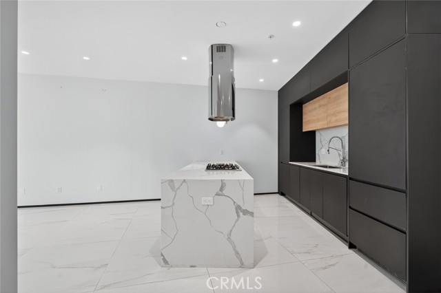 Detail Gallery Image 4 of 30 For 1253 N Sweetzer #3,  West Hollywood,  CA 90069 - 2 Beds | 2/1 Baths