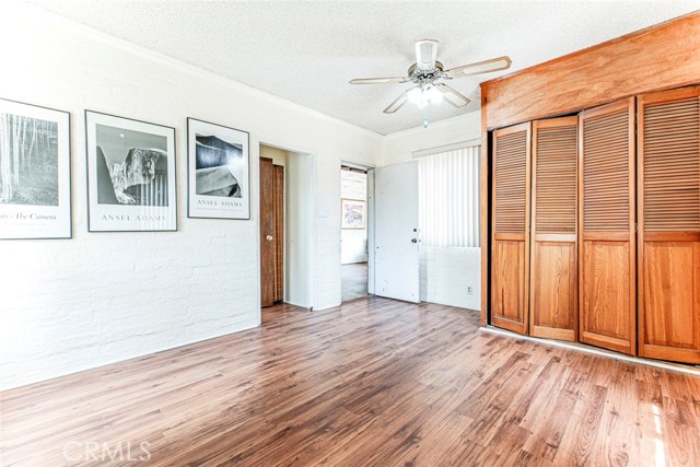 1422 W Riverside Drive, Burbank CA: https://media.crmls.org/medias/af54e546-4dbf-47df-ac16-f02c551574df.jpg