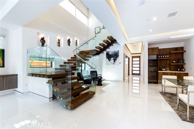 Detail Gallery Image 8 of 34 For 12732 Hortense St., Studio City,  CA 91604 - 5 Beds | 6 Baths