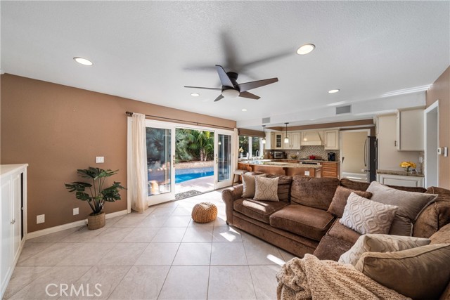 Detail Gallery Image 16 of 42 For 20531 Paisley Ln, Huntington Beach,  CA 92646 - 4 Beds | 3 Baths