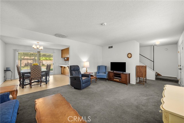 Detail Gallery Image 5 of 42 For 22337 Los Tigres Dr, Saugus,  CA 91350 - 3 Beds | 1/1 Baths