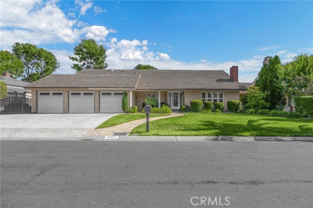 Detail Gallery Image 3 of 40 For 6042 Foxfield Ln, Yorba Linda,  CA 92886 - 4 Beds | 3 Baths