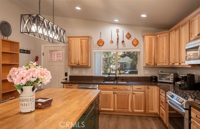 Detail Gallery Image 16 of 34 For 905 W Aeroplane Bld, Big Bear City,  CA 92314 - 3 Beds | 2 Baths