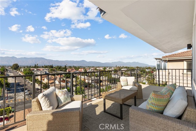 1023 Mooney Drive, Monterey Park CA: https://media.crmls.org/medias/af5966ba-f798-4e35-9b33-e8b06b0b6a26.jpg