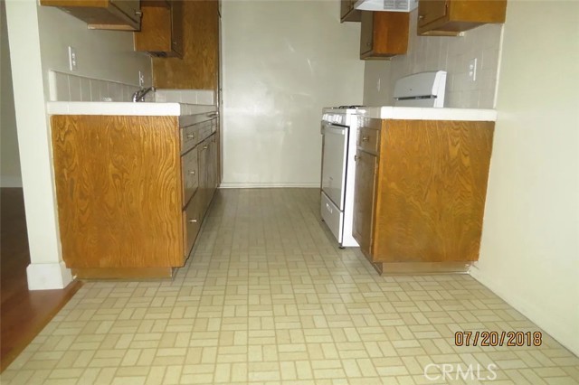 Detail Gallery Image 8 of 33 For 631 San Jose #F,  Burbank,  CA 91501 - 1 Beds | 1 Baths