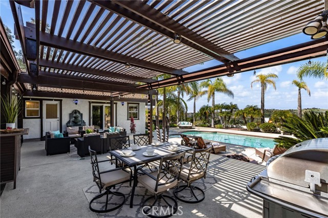2465 Via Oeste Drive, Fallbrook CA: https://media.crmls.org/medias/af5a5ae9-8429-4878-81ce-1297ecc3483a.jpg