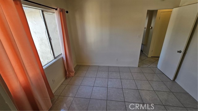 Detail Gallery Image 6 of 12 For 38519 21st St, Palmdale,  CA 93550 - 4 Beds | 2 Baths