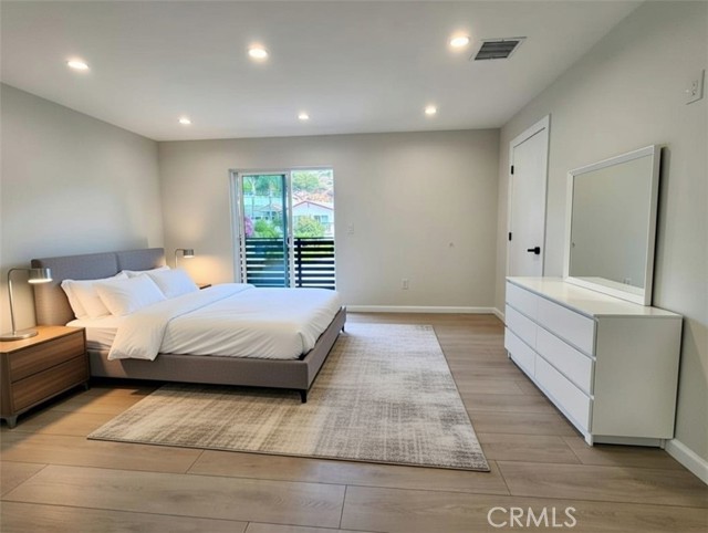 Detail Gallery Image 2 of 10 For 10787 Las Lunitas Ave, Tujunga,  CA 91042 - 2 Beds | 2 Baths