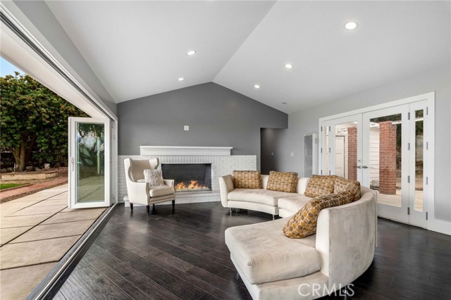 Vaulted ceilings in the living room.