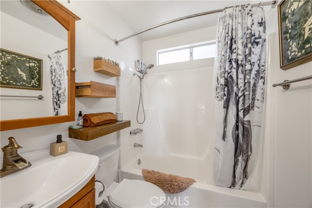 Detail Gallery Image 17 of 42 For 39563 Raccoon Dr, Fawnskin,  CA 92333 - 2 Beds | 2 Baths