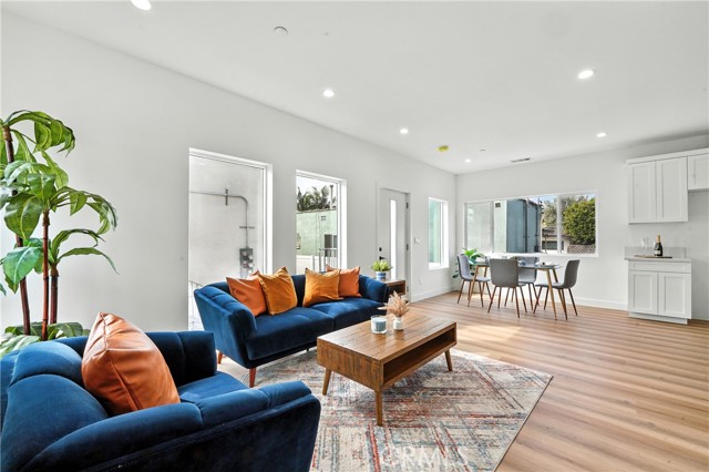 3031 3033 Vineyard Avenue, Los Angeles CA: https://media.crmls.org/medias/af5bc287-5642-4b0c-886e-7ed4a815c9ff.jpg
