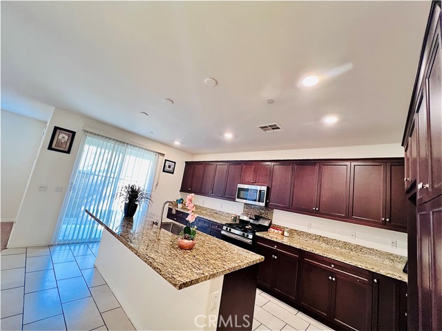 Detail Gallery Image 20 of 49 For 3172 E Mount Rainier Dr, Ontario,  CA 91762 - 4 Beds | 3 Baths