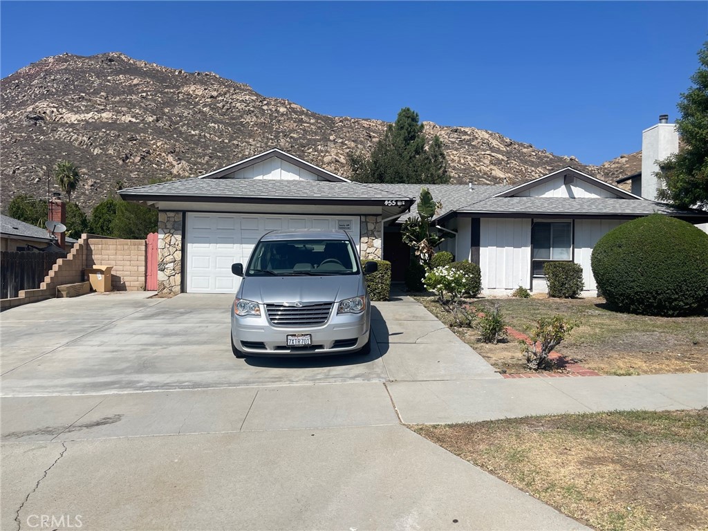 455 Glenhill Drive