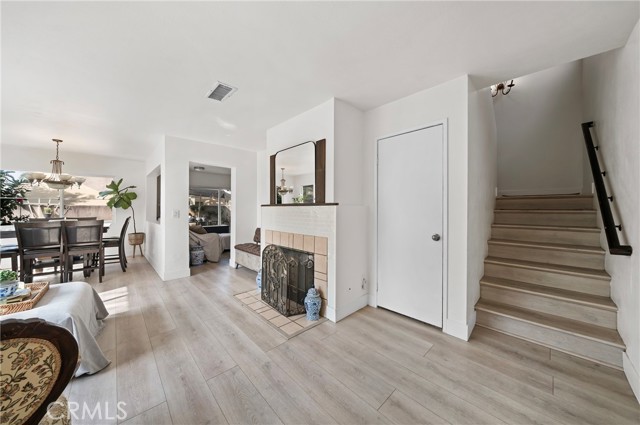 Detail Gallery Image 6 of 27 For 717 North Angeleno Avenue, Azusa,  CA 91702 - 4 Beds | 2/1 Baths