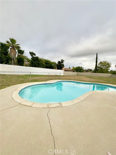 Detail Gallery Image 20 of 23 For 2465 N Idyllwild Ave, Rialto,  CA 92377 - 4 Beds | 2 Baths