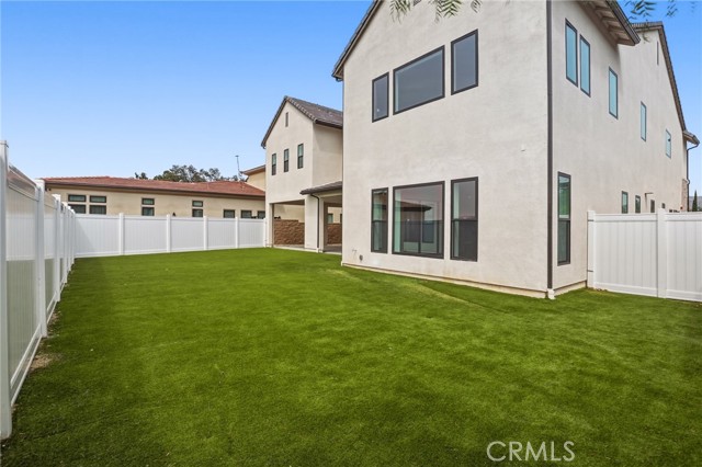 Detail Gallery Image 31 of 38 For 10542 Wood Briar Ct, Chatsworth,  CA 91311 - 5 Beds | 5/1 Baths