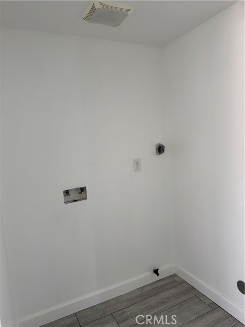 Detail Gallery Image 5 of 32 For 1130 Browning, Los Angeles,  CA 90037 - 3 Beds | 3/1 Baths