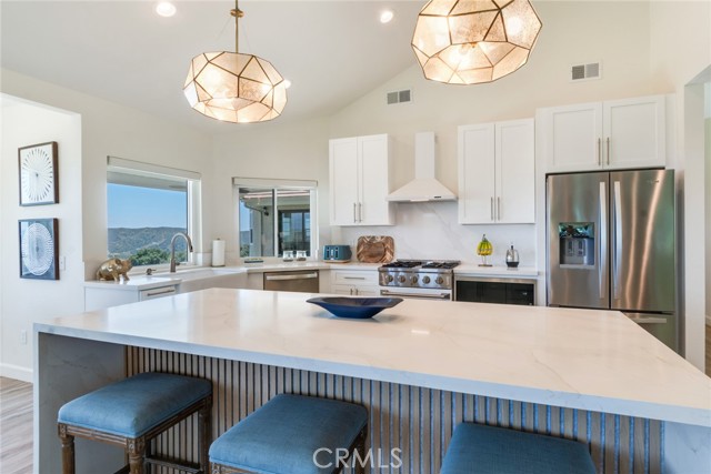 13288 Oak Crest Drive, Yucaipa CA: https://media.crmls.org/medias/af61700a-e519-4725-b31c-d35097473f4c.jpg