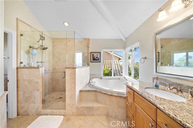 2811 N Roxbury, Orange CA: https://media.crmls.org/medias/af6240aa-91b2-4cb0-b7b4-dcf4d55f902d.jpg