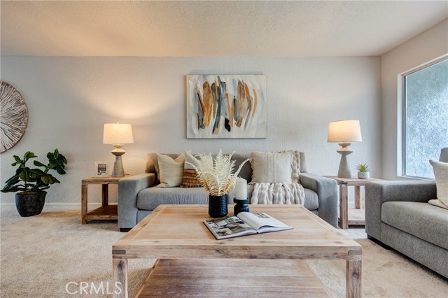 42768 Santa Suzanne Place, Temecula CA: https://media.crmls.org/medias/af625f39-6ea6-457c-bee5-0136d1d47e4f.jpg
