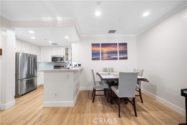 Detail Gallery Image 10 of 34 For 120 Jadestone, Irvine,  CA 92603 - 2 Beds | 2/1 Baths