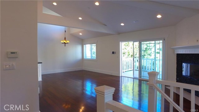 Detail Gallery Image 27 of 75 For 804 N Irena Ave #B,  Redondo Beach,  CA 90277 - 3 Beds | 2/1 Baths